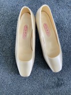 Ivory satin wedding shoe size 8